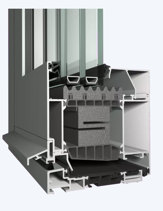 Profil de fenêtre en aluminium avec triple vitrage et coupe thermique visible